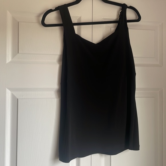 Tribal medium black top - Picture 4 of 4